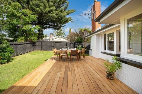 Photo of property in 1/41 College Road, Northcote, Auckland, 0627