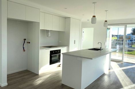 Photo of property in 2 Hauhake Lane, Omokoroa, 3114