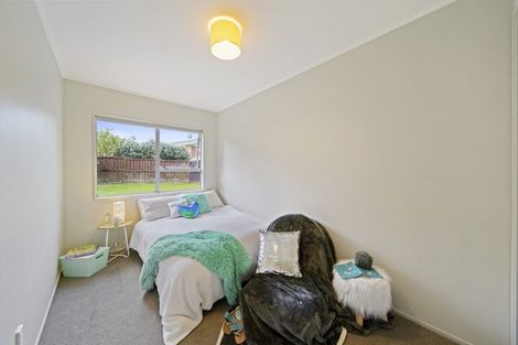 Photo of property in 2/5 Cheam Place, Pakuranga Heights, Auckland, 2010