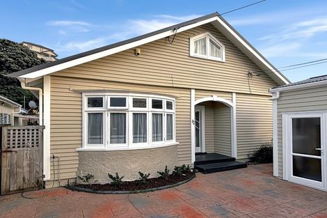 Photo of property in 43 Tauhinu Road, Miramar, Wellington, 6022