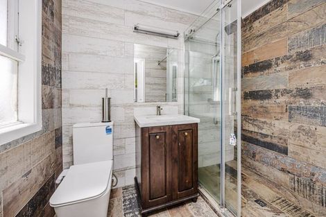 Photo of property in 64 Astley Avenue, New Lynn, Auckland, 0600