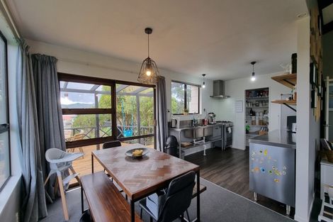 Photo of property in 4 Crown Hill, Titahi Bay, Porirua, 5022