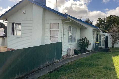 Photo of property in 105 Barrys Road, Glendene, Auckland, 0602