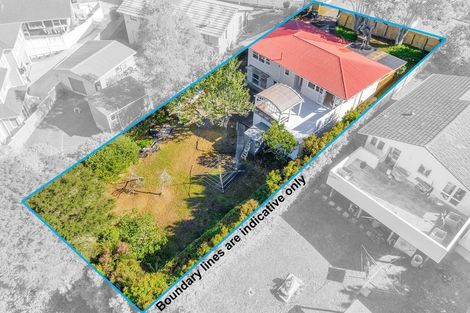 Photo of property in 25 Compton Street, Hillcrest, Auckland, 0627