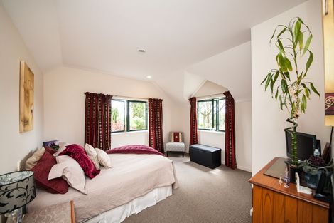 Photo of property in 7 The Oaks, Awapuni, Palmerston North, 4412