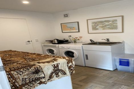 Photo of property in 71 Howard Road, Orere Point, Papakura, 2585