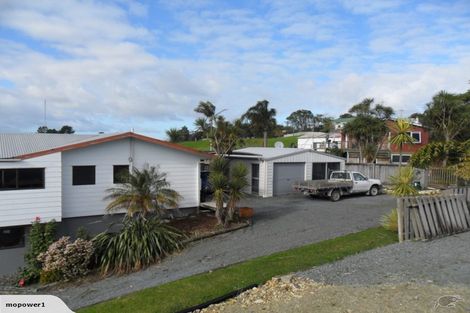 Photo of property in 17 Matakohe Place, Portland, Whangarei, 0178