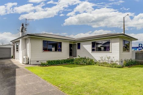 Photo of property in 15 Trinity Crescent, Pirimai, Napier, 4112