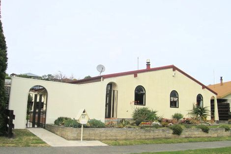 Photo of property in 17 Churchill Drive, Taradale, Napier, 4112