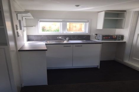 Photo of property in 1/1 Deuxberry Avenue, Northcote, Auckland, 0627