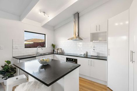 Photo of property in 1/35 Swanson Road, Henderson, Auckland, 0610