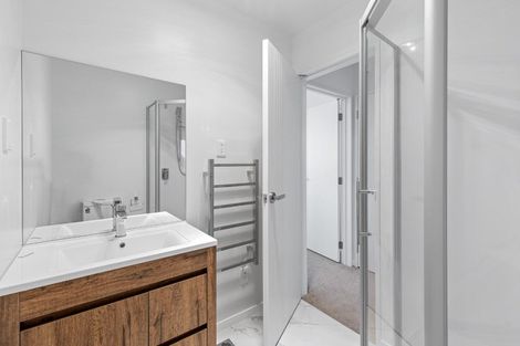 Photo of property in 8/11 Hereford Street, Te Atatu Peninsula, Auckland, 0610