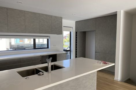 Photo of property in 2c Fowler Street, Northcote, Auckland, 0627