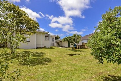 Photo of property in 214 Onewa Road, Birkenhead, Auckland, 0626