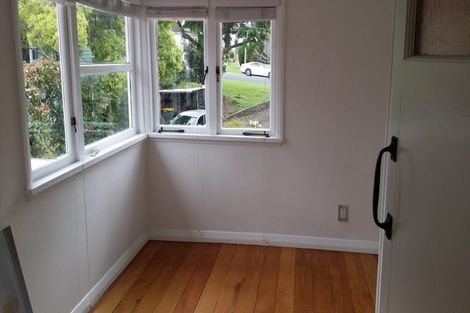 Photo of property in 27 Belle Vue Avenue, Northcote Point, Auckland, 0627