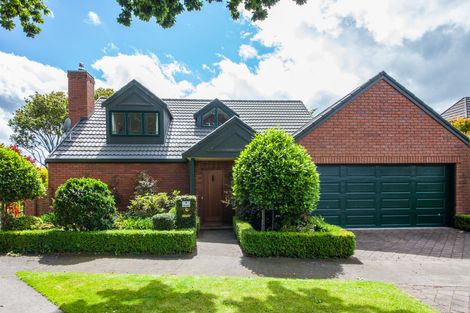 Photo of property in 7 The Oaks, Awapuni, Palmerston North, 4412