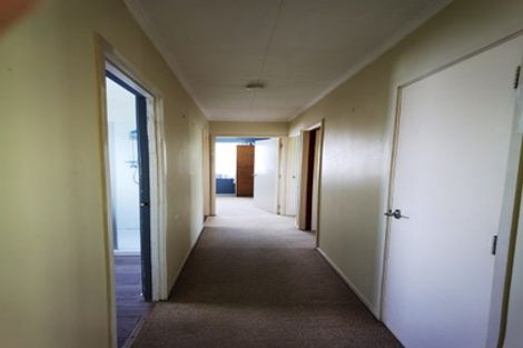 Photo of property in 9 Sumich Place, West Harbour, Auckland, 0618