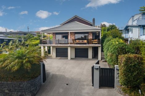 Photo of property in 3 Trident Place, Shelly Park, Auckland, 2014
