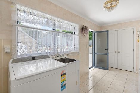 Photo of property in 16 Waimanu Bay Drive, Te Atatu Peninsula, Auckland, 0610