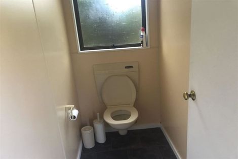 Photo of property in 16 Cathedral Drive, Manapouri, 9679