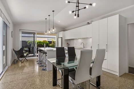 Photo of property in 5 Pimelea Street, Papamoa Beach, Papamoa, 3118