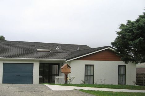 Photo of property in 43 Greyfriars Crescent, Tawa, Wellington, 5028