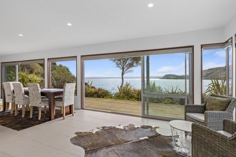 Photo of property in 26 Whakamoenga Point, Acacia Bay, Taupo, 3385