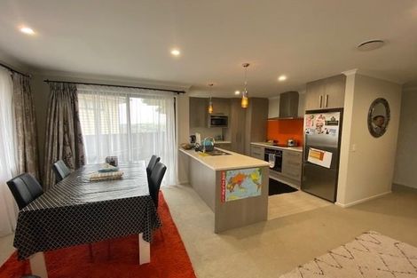 Photo of property in 3 Epic Way, Newlands, Wellington, 6037