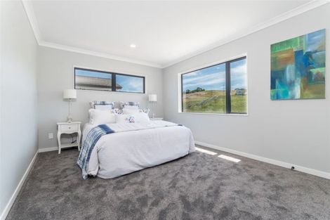 Photo of property in 15 Tawatawa Street, Long Bay, Auckland, 0630