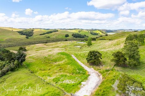 Photo of property in 215c Heatley Road, Whakapirau, 0583