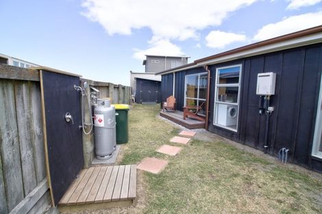 Photo of property in 8 Marine Parade South, Foxton Beach, Foxton, 4815
