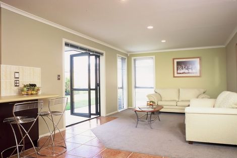 Photo of property in 108 Armoy Drive, East Tamaki, Auckland, 2016