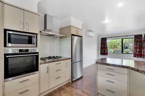 Photo of property in 21 Mandalay Place, Waiuku, 2123