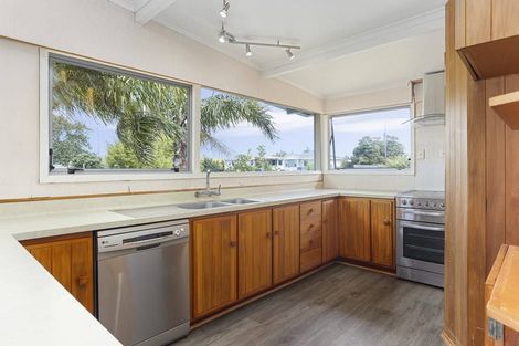 Photo of property in 413 East Coast Road, Mairangi Bay, Auckland, 0630