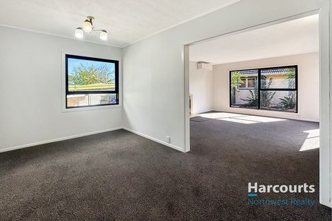 Photo of property in 4 Strid Road, Te Atatu South, Auckland, 0610