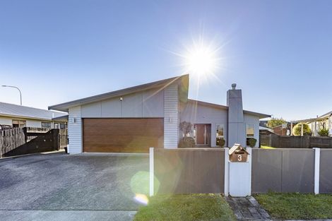 Photo of property in 3 Peppertree Glade, Kelvin Grove, Palmerston North, 4414
