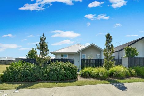 Photo of property in 16 Empire Crescent, Papamoa, 3118