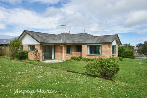 Photo of property in 157 Ruapehu Drive, Fitzherbert, Palmerston North, 4410