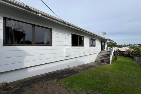 Photo of property in 1/286 Wairau Road, Glenfield, Auckland, 0629