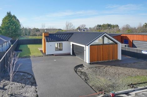 Photo of property in 2 Gerard Place, Rangiora, 7400