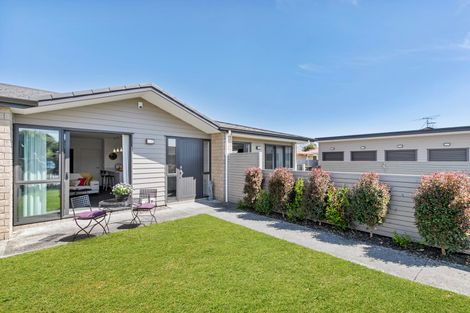Photo of property in 2/107 Edinburgh Street, Pukekohe, 2120