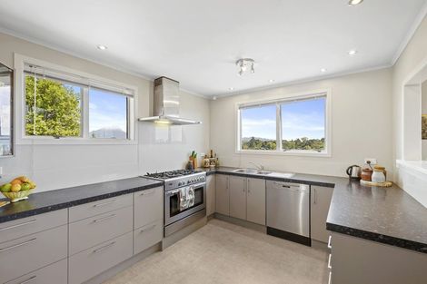 Photo of property in 49 Truby King Street, Merrilands, New Plymouth, 4312