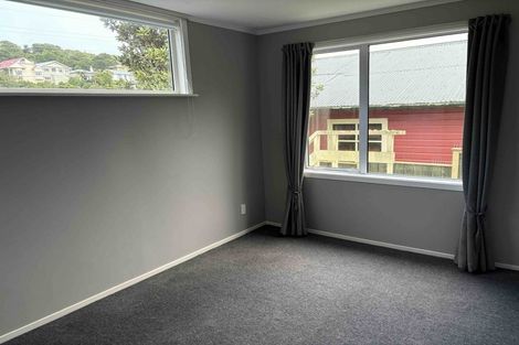 Photo of property in 19 Creswick Terrace, Northland, Wellington, 6012