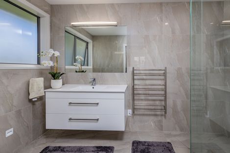 Photo of property in 1 Hoults Way, Kerikeri, 0230