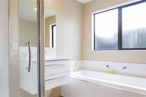 Photo of property in 1/23 Main Road, Redcliffs, Christchurch, 8081