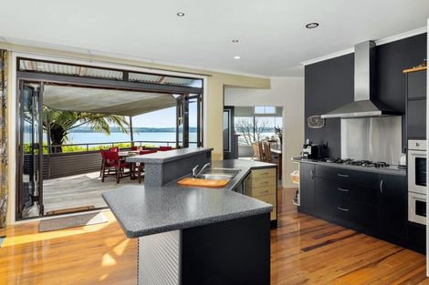 Photo of property in 35d Grand Vue Road, Kawaha Point, Rotorua, 3010