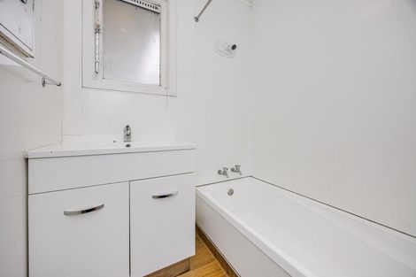 Photo of property in 38 Sutton Crescent, Papakura, 2110