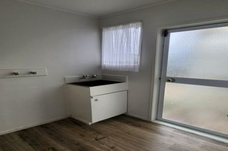Photo of property in 1/5 Myna Place, Weymouth, Auckland, 2103