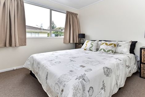 Photo of property in 12 Bedlington Avenue, Manurewa, Auckland, 2102