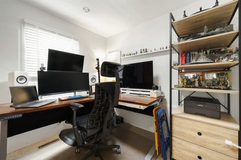 Photo of property in 191 Marine Parade, Seatoun, Wellington, 6022